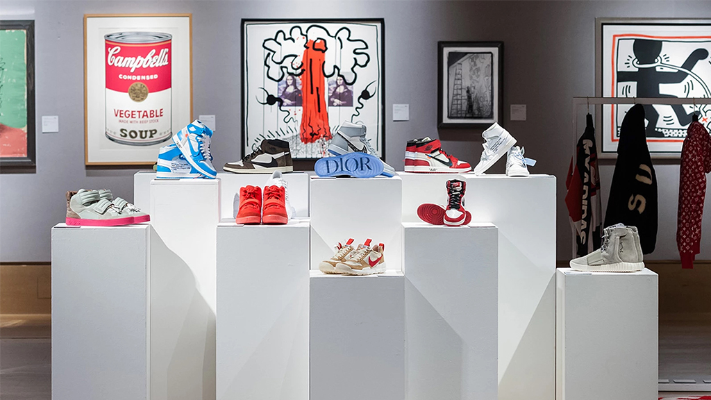 Sneakers Unboxed: Studio to Street. Фото: Barcroft Media/Getty Images