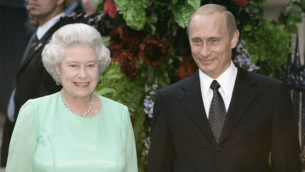 queen elizabeth visits russia